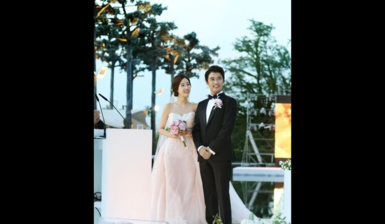 Ahn Jae-Wook wife is actress Choi Hyun-joo